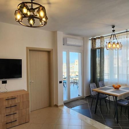 Tropic Lägenhet Durrës Exteriör bild